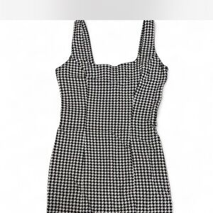 Black and White Sheath Dress Sleeveless Square Neck